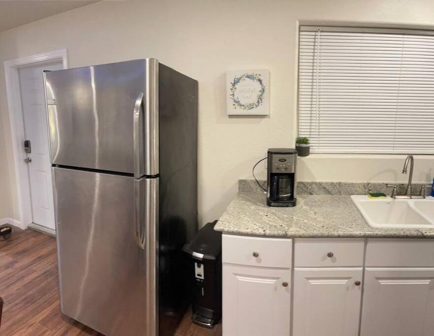 Brand New 2Br Cute Blue Led In North Fresno Διαμέρισμα Εξωτερικό φωτογραφία