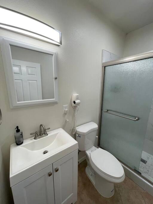 Brand New 2Br Cute Blue Led In North Fresno Διαμέρισμα Εξωτερικό φωτογραφία