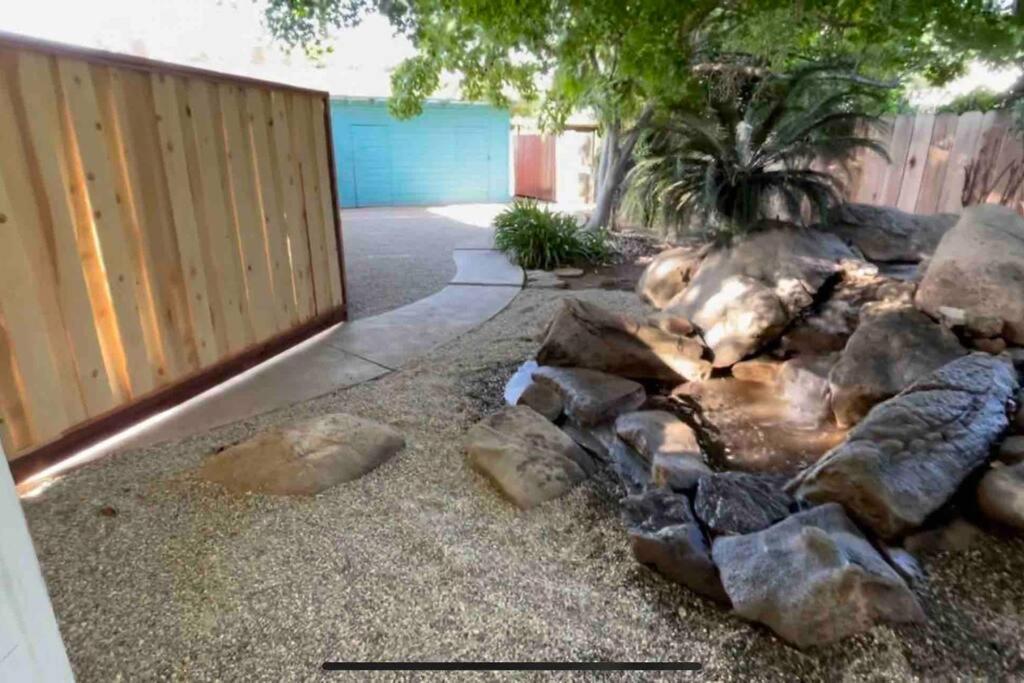 Brand New 2Br Cute Blue Led In North Fresno Διαμέρισμα Εξωτερικό φωτογραφία