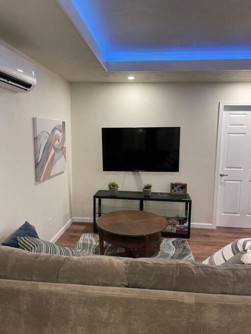 Brand New 2Br Cute Blue Led In North Fresno Διαμέρισμα Εξωτερικό φωτογραφία